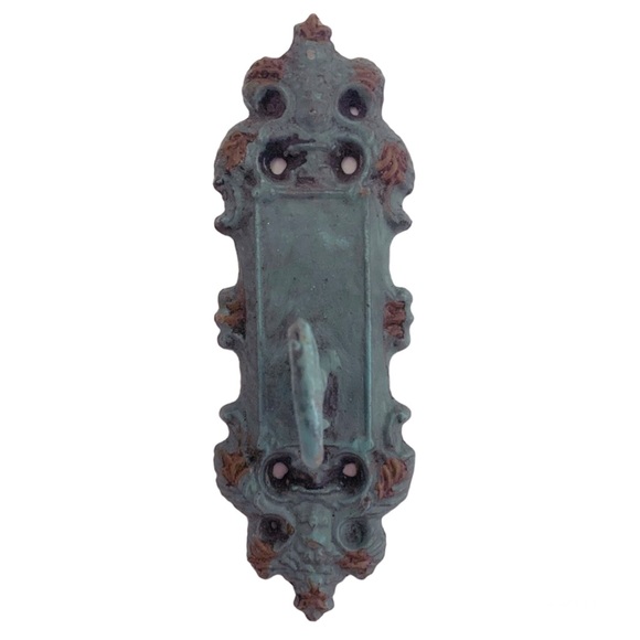 Shabby Chic Ornate Cast Iron Key Plaque Towel Robe Holder - Picture 8 of 12